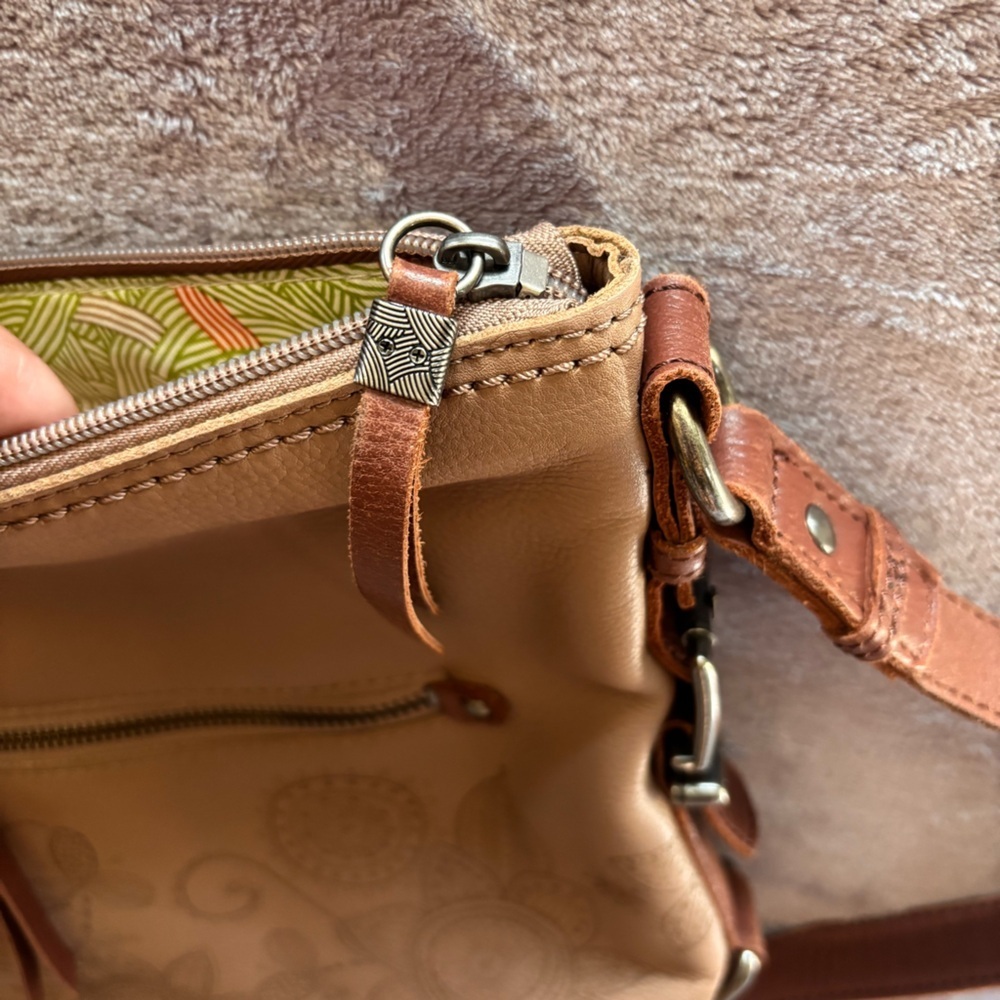 The Sak Tan Leather Embossed Floral Mandala Crossbody Bag Happy & Free Lining - Picture 11 of 11